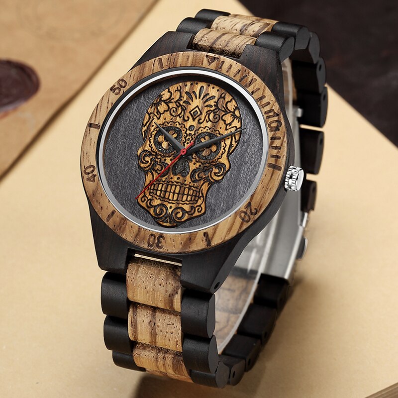 Reloj de madera de cebra marrón para hombre, pulsera de cuarzo con correa de madera, Calavera pirata grabada