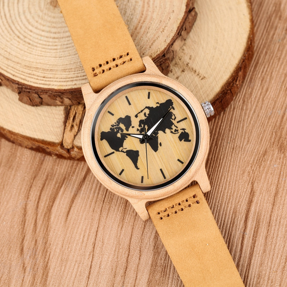 🌍 Reloj de Madera con Mapa Mundial Tallado para Hombres 🕰️, Reloj de Moda de Madera de Bambú 🎋, Reloj de Pulsera de Cuarzo Retro con Correa de Cuero Marrón 🏞️, Esfera con Escala de Reloj ⏱️.