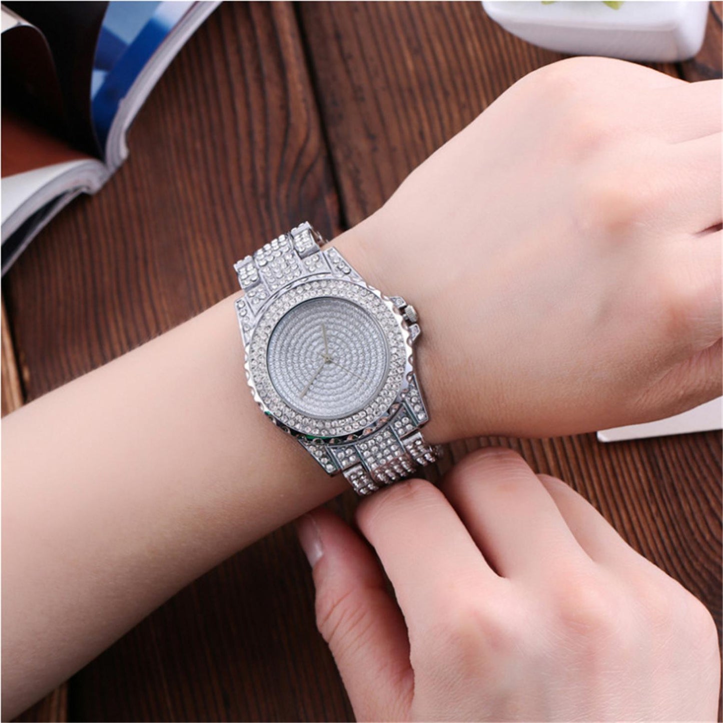 ⌚️💎 Reloj de pulsera de acero juegos tipo diamantes💎⌚️  💫  atrévete a jugar.