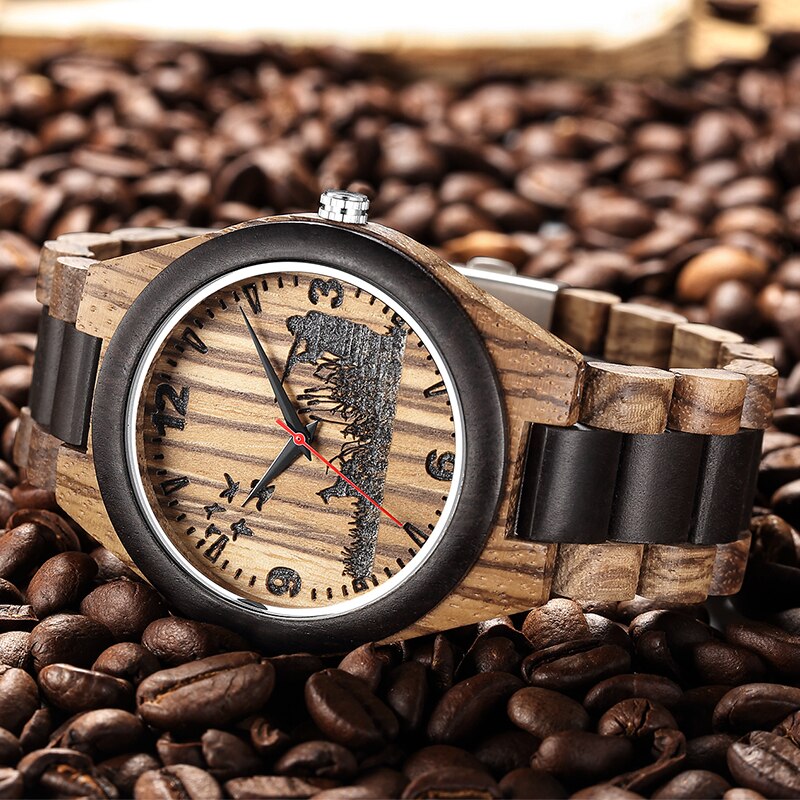 Reloj de madera de cebra marrón para hombre, pulsera de cuarzo con correa de madera, Calavera pirata grabada
