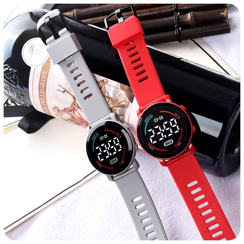 ⌚️🧒🏻🌈 ¡Reloj electrónico multifuncional para niños! 💦🏃‍♂️🚀 Pulsera deportiva resistente al agua y a prueba de caídas. Pantalla redonda Ultra clara, Digital LED. 🌊🏋️‍♂️📆 Ideal para aventuras y diversión. 👦👧✨