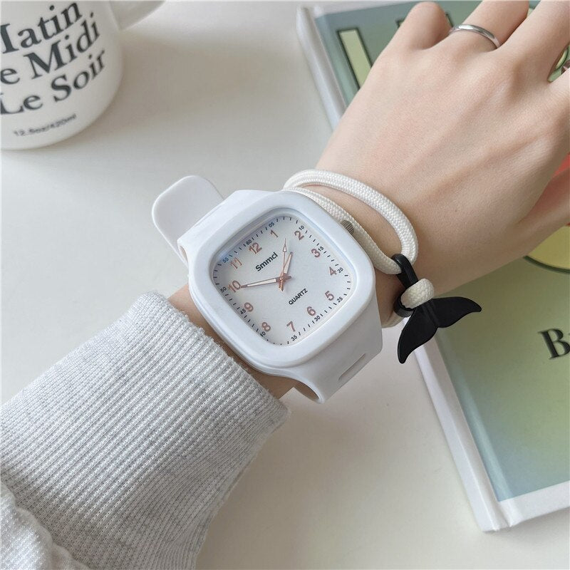 ⌚️ Reloj cuadrado simple y casual con esfera digital ⏰, correa de silicona deportiva 🏃‍♂️, diseñado para parejas 👫. Reloj para mujeres 👩‍🦰 y hombres 👨‍🦱 de la marca Curren. 👍