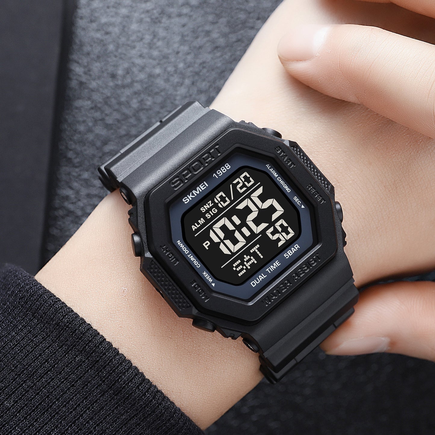 SKMEI Relojes deportivos digitales con luz trasera de moda para hombres, cronógrafo de cuenta atrás militar, resistente al agua 5Bar, reloj despertador.