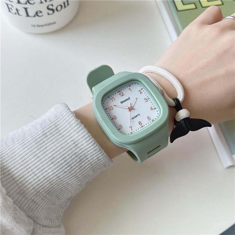 ⌚️ Reloj cuadrado simple y casual con esfera digital ⏰, correa de silicona deportiva 🏃‍♂️, diseñado para parejas 👫. Reloj para mujeres 👩‍🦰 y hombres 👨‍🦱 de la marca Curren. 👍