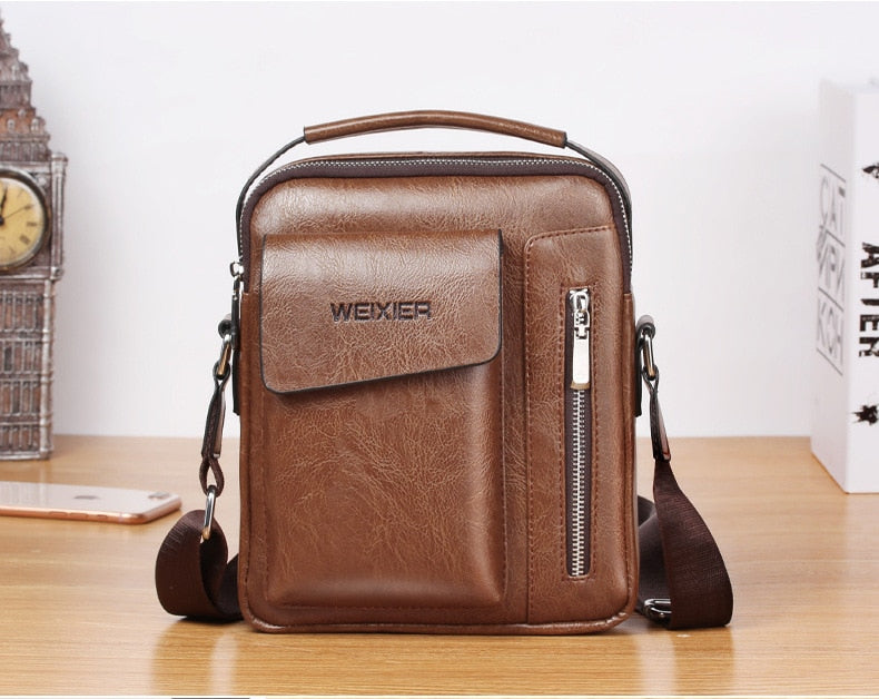 👜🕶️🎒 Bolsa de hombro para hombres con estilo vintage y alta calidad. Hecha de cuero genuino, es un accesorio duradero y elegante. Perfecta para llevar tus pertenencias en cualquier ocasión. ¡Una opción imprescindible para los hombres con estilo! 👔💼🔝