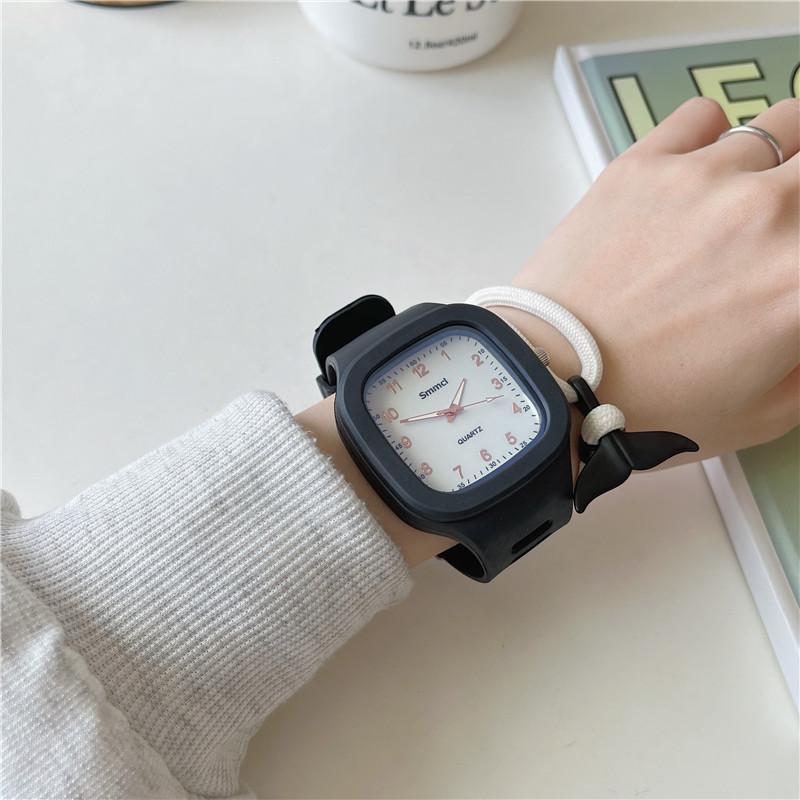 ⌚️ Reloj cuadrado simple y casual con esfera digital ⏰, correa de silicona deportiva 🏃‍♂️, diseñado para parejas 👫. Reloj para mujeres 👩‍🦰 y hombres 👨‍🦱 de la marca Curren. 👍