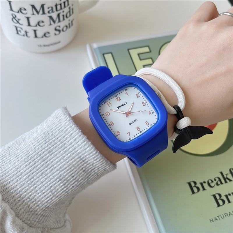 ⌚️ Reloj cuadrado simple y casual con esfera digital ⏰, correa de silicona deportiva 🏃‍♂️, diseñado para parejas 👫. Reloj para mujeres 👩‍🦰 y hombres 👨‍🦱 de la marca Curren. 👍