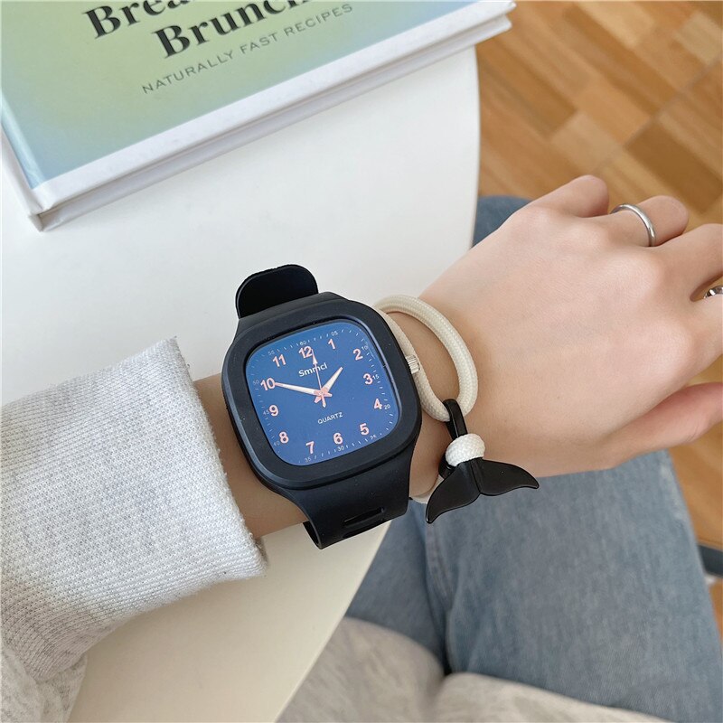 ⌚️ Reloj cuadrado simple y casual con esfera digital ⏰, correa de silicona deportiva 🏃‍♂️, diseñado para parejas 👫. Reloj para mujeres 👩‍🦰 y hombres 👨‍🦱 de la marca Curren. 👍