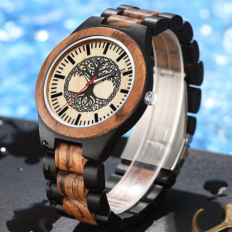 Reloj de madera de cebra marrón para hombre, pulsera de cuarzo con correa de madera, Calavera pirata grabada