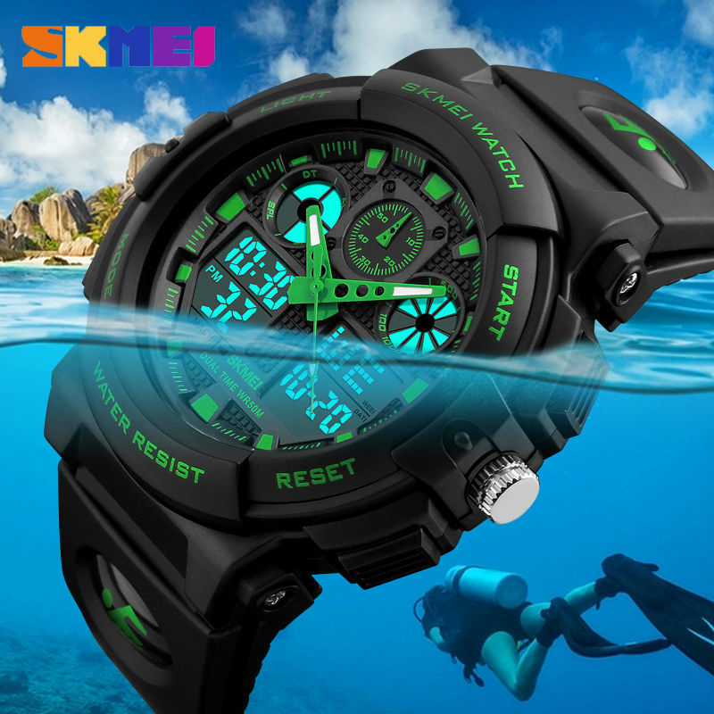 SKMEI  Reloj digital con doble hora, cronógrafo, resistente al agua 50M y display de semana. ¡Un reloj de pulsera masculino y funcional! ⌚🏊‍♂️🔥