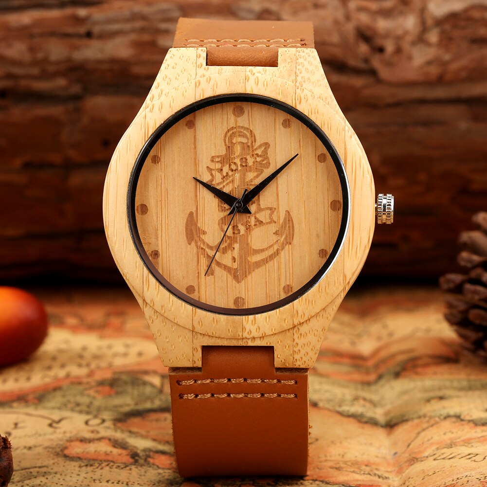 Wooden Watches ¡Presentamos el "Dragón de Madera"! Un reloj de madera para hombres con estilo, con una correa de cuero marrón. Este lujoso reloj de cuarzo presenta un elegante patrón de dragón. ¡Un regalo único para hombres con gusto por la moda! ⌚🐉
